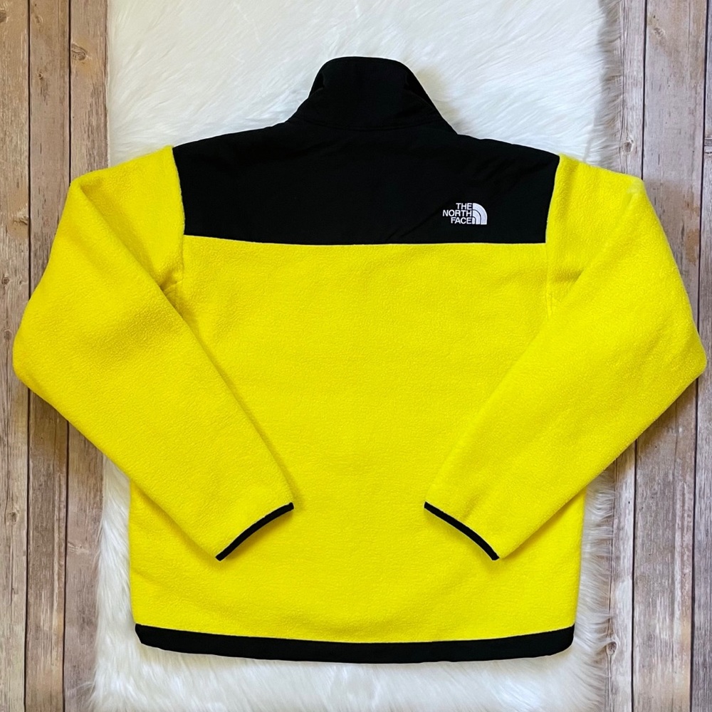 The North Face Women’s ‘95 Retro Denali Fleece Jacket In Lemon - Picture 5 of 7